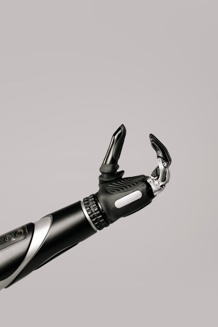 Profesionales revisando paneles de datos con inteligencia artificial en una oficina moderna